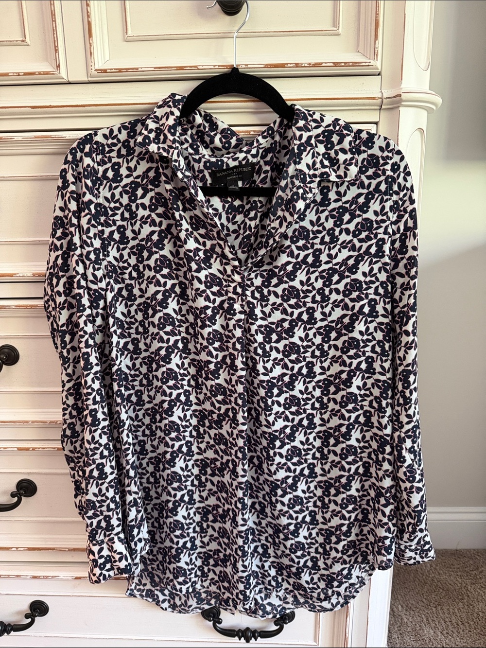 Banana Republic White and Black Leaf-Print Button-Down Blouse